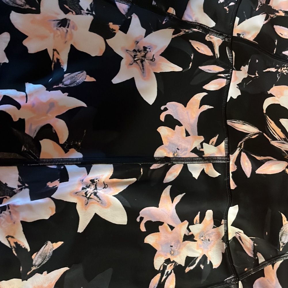 Like new Victoria secret Leggings! - Picture 3 of 3